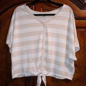 Cute crop shirt